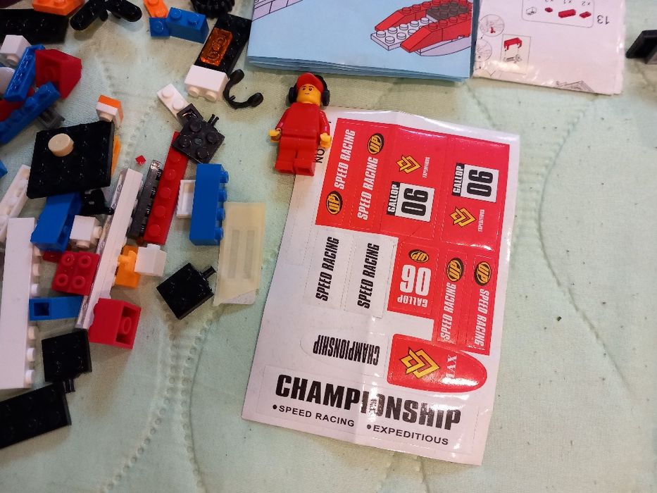 Лего части -формула,пожарна кола и рали станция