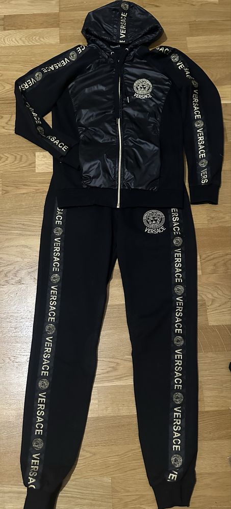 Дамски спортен екип