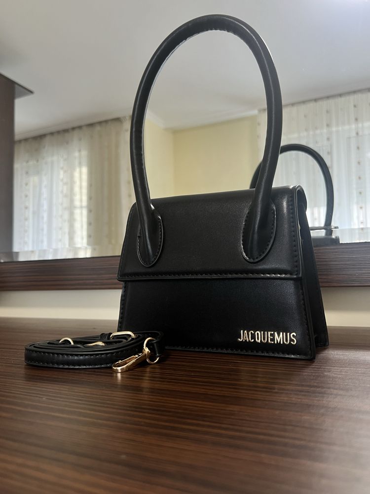 Малка черна чанта Jacquemus