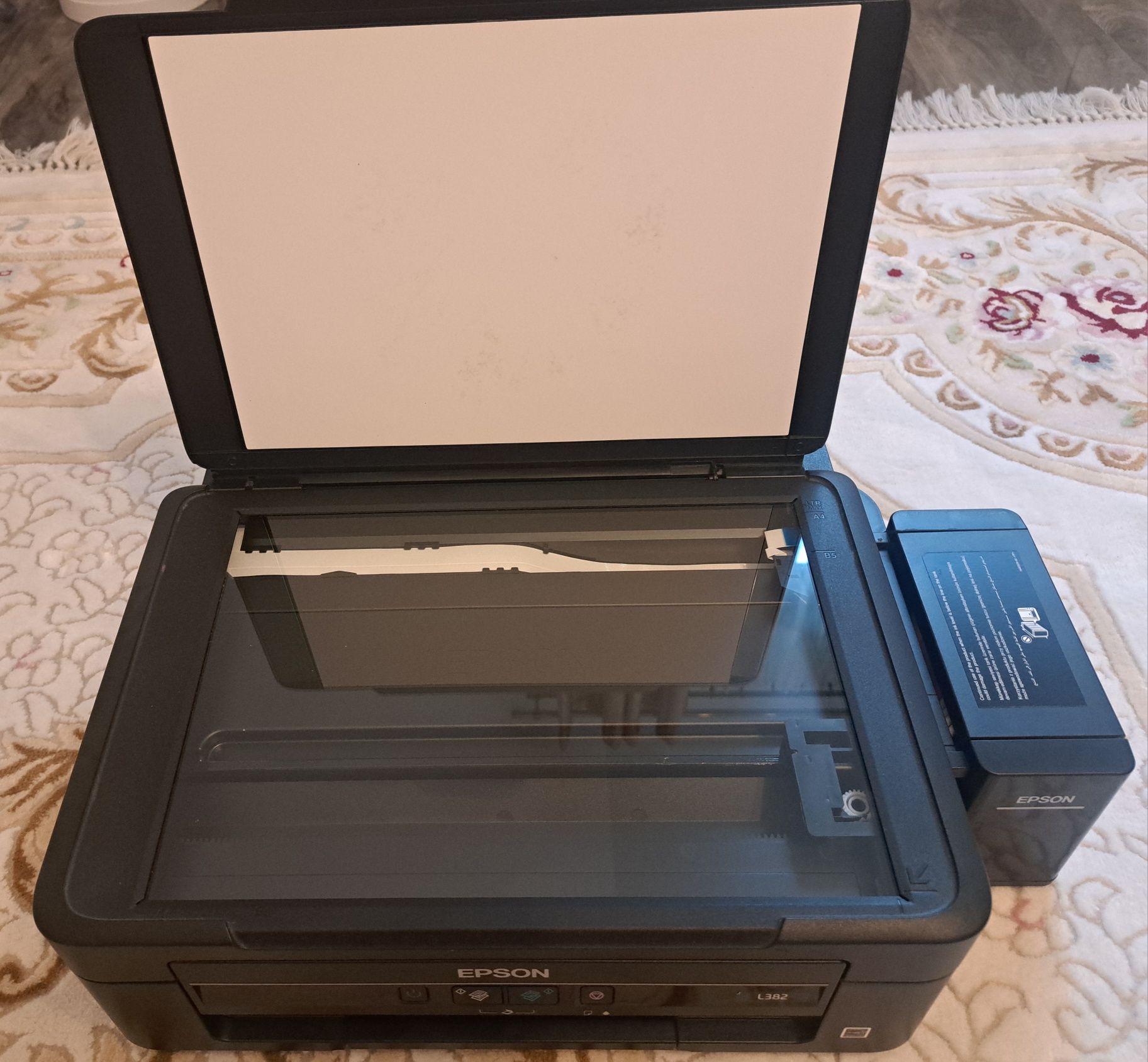 Imprimanta EPSON L382 (pentru piese)