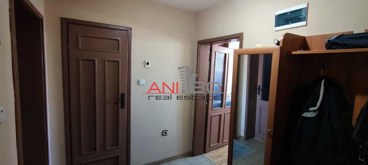 Продава се Двустаен апартамент в Варна, Лятно кино Тракия - 70 кв.м за 1979 €/кв.м - Снимка #5