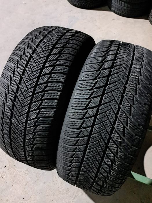 2 anvelope iarnă 275 45 r20 Bridgestone