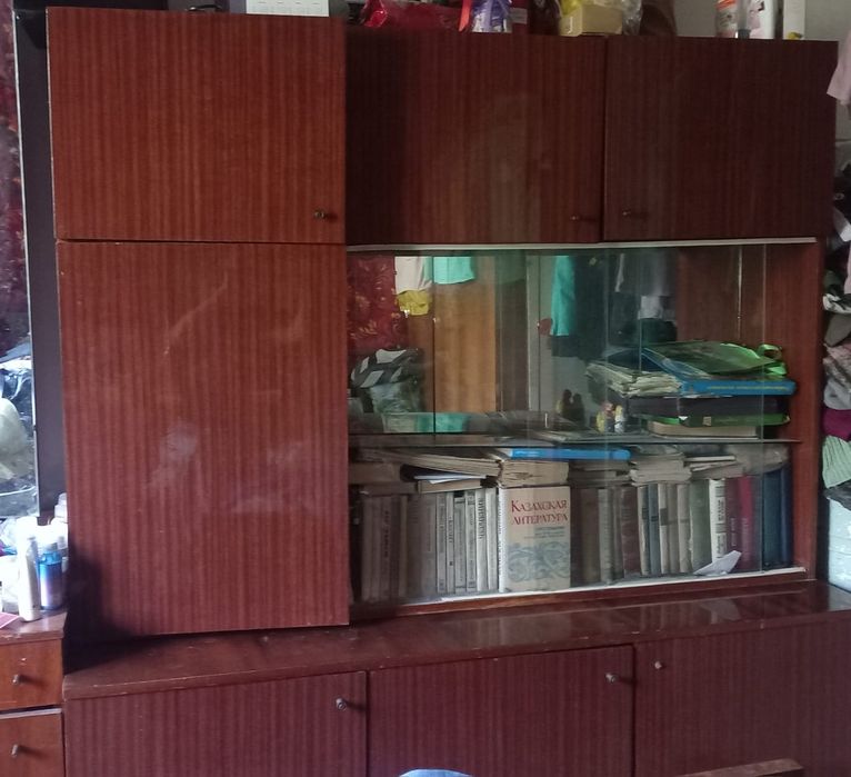 Отдам сервант советского производства