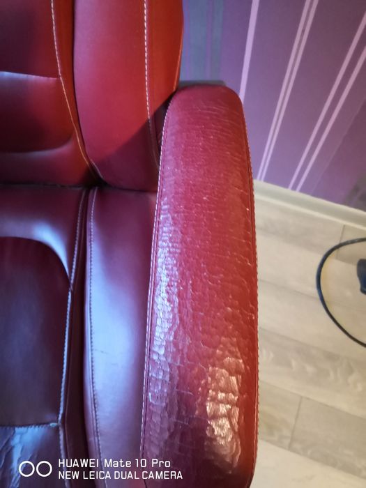 Бюро за компютър и стол за компютър