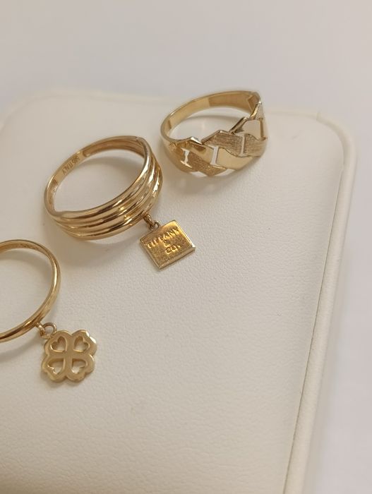 золотая кольцо, Италия бренд TIFFANY . Проба 585 гр, вес 2,10. Р 18.