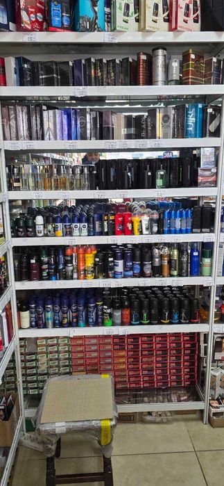 Стелажи и оборудване за магазин