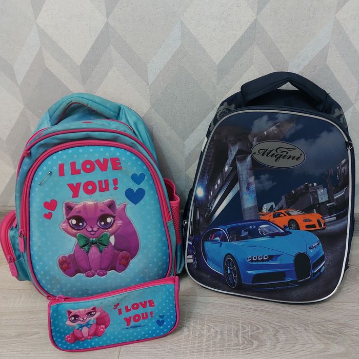 Отдам рюкзаки школьные