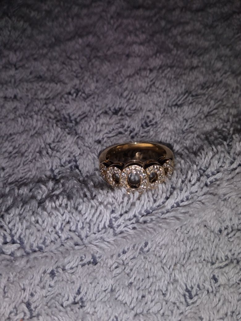 Золотое кольцо с брильянтами