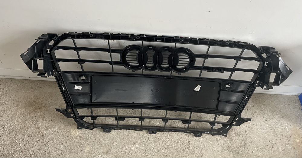 Решетка Audi A4 B8.5 Facelift  8K0.853.651E