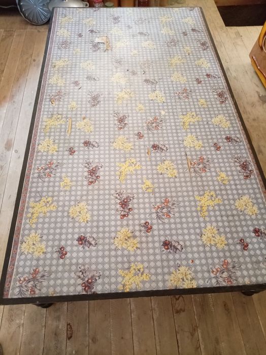 Хон сотилади 1.13*2.04 тез Арзон сотилади.