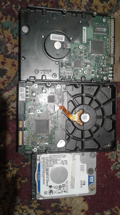 продам три жёстких диска