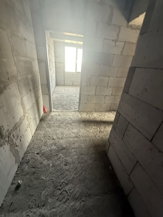 ПРОДАЁТСЯ КВАРТИРА  Сергелийский район Ориентир: Янги Чоштепа, 1-бек