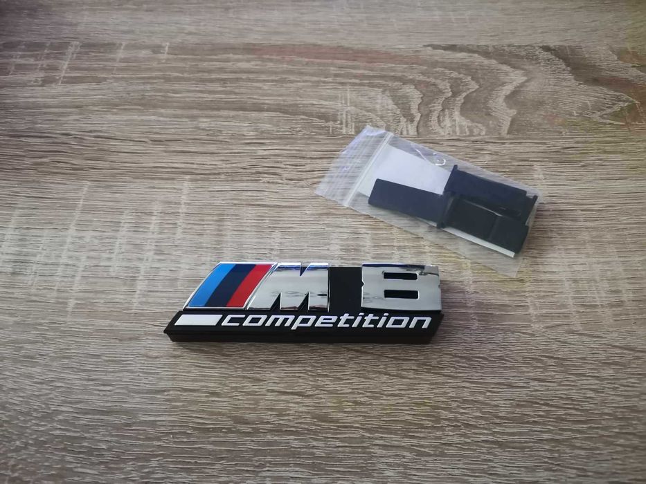 Предна решетка сребриста емблема BMW M8 Competition