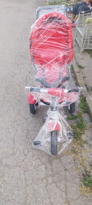 Триколка червен цвят