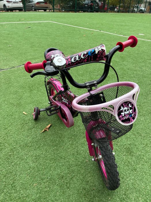 Детко колело момиче