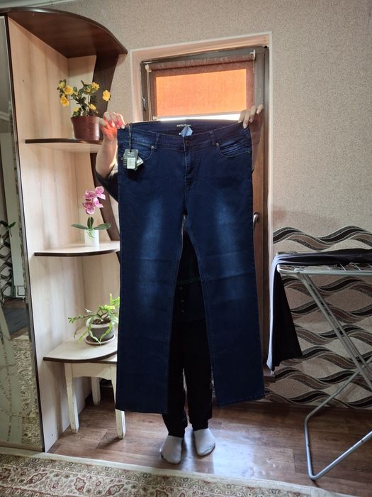 Брюки, джинсы женские новые и кофточки тёплые новые,54 раз.продам