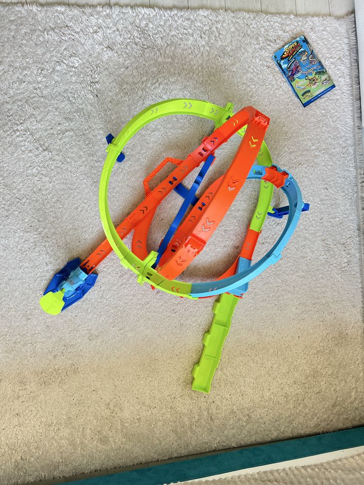 Hot Wheels лупинг писта