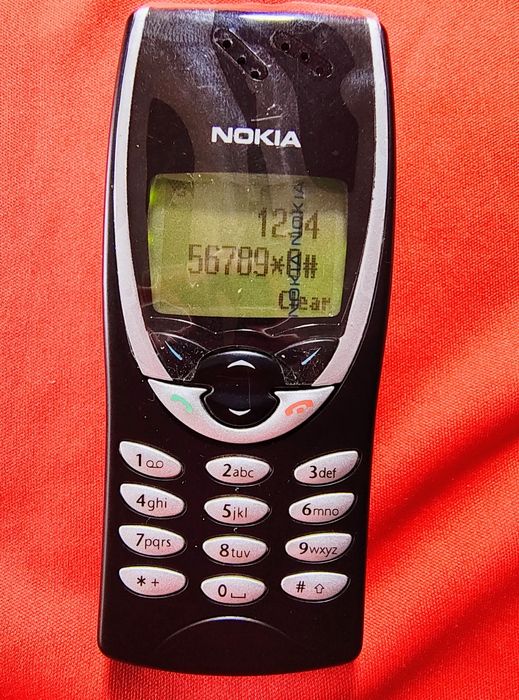Nokia 8210 ( decodat)