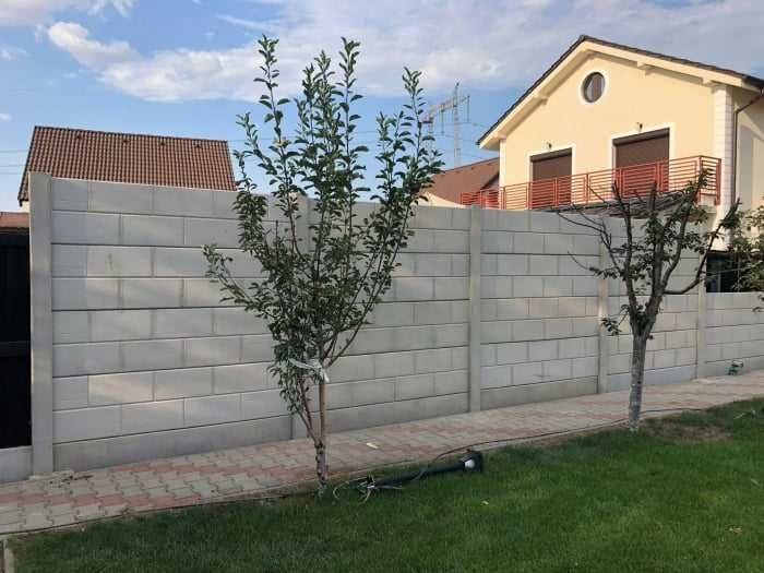Garduri din placi de beton