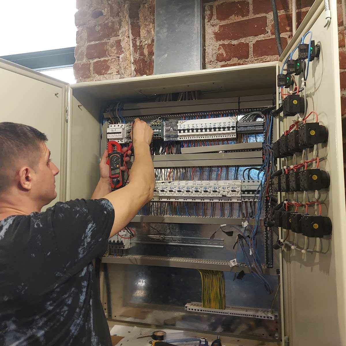 Electrician IAȘI instalații electrice