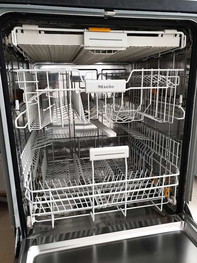 XXL Съдомиялна Miele - Auto Open - 14 Комплекта - Пълно Вграждане 60см