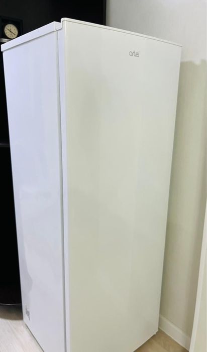 Холодильник Artel, почти новая