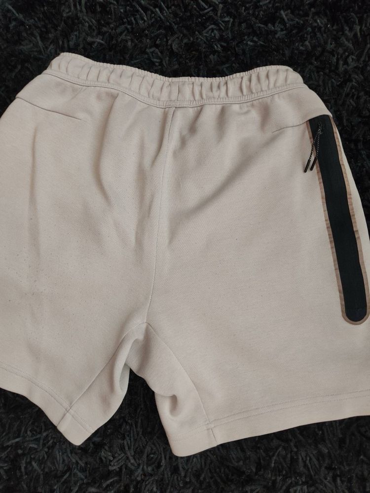 Nike tech fleece къси панталонки