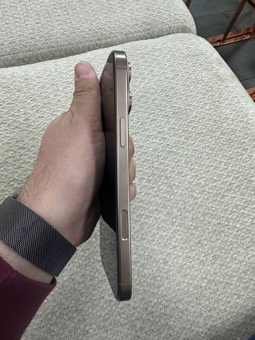 I phone 16 pro max Desert