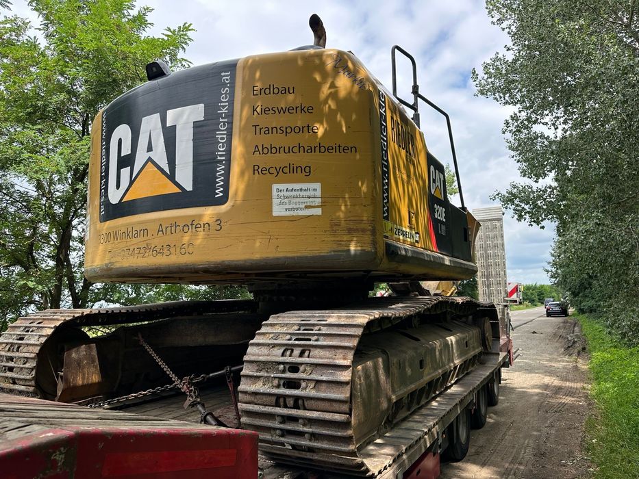 Excavator CAT ( caterpillar ) 320 ELRR 2015