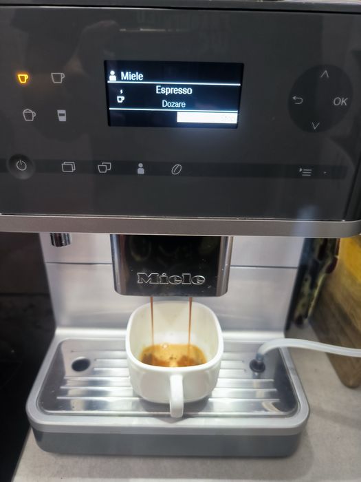 Aparat de cafea , expressor Miele cm 6350