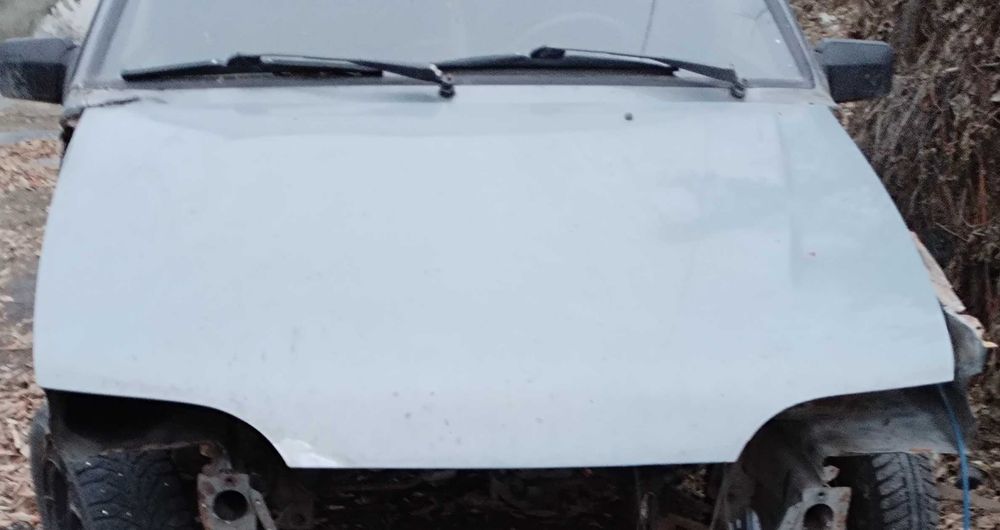 Капот ваз 2114 в хорошем состояни