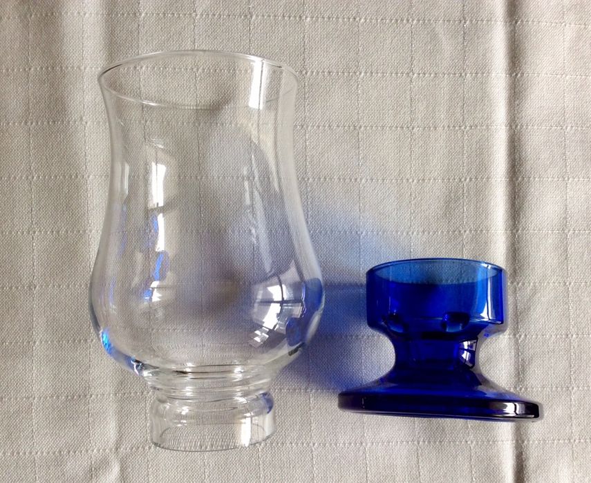 свещник - стъклен - състои се от 2 части