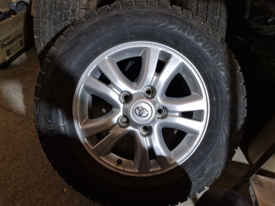 Продам шины  тойота ландкрузер