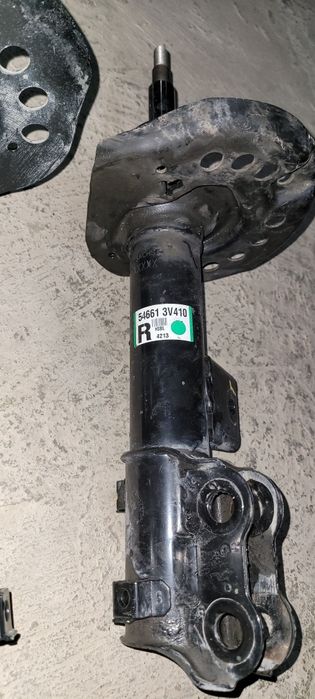 Амортизаторы от Hyundai Grandeur -  Azera в отличном состояние