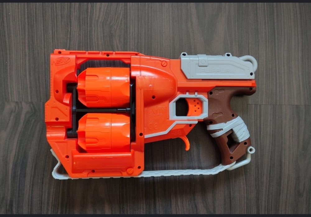 Продам Nerf Zombie Strike