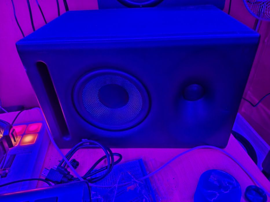 Presonus monitorni koloni