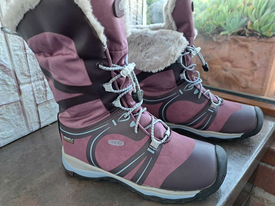 детски ботуши,зимни обувки,боти,апрески,KEEN номер35 за момиче,