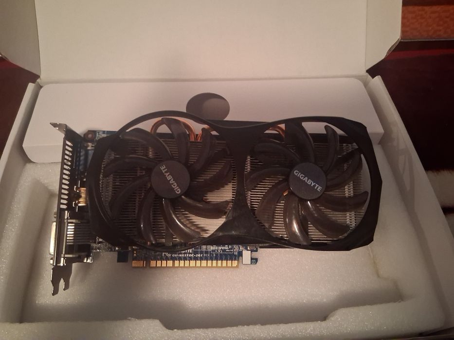 Vand placa video geforce gtx 650 ti