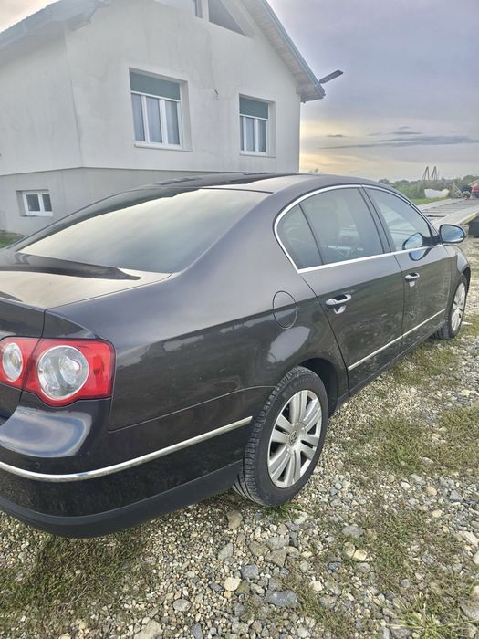 Volkswagen Passat HIGHLINE.   2.0TDI  Cp 140 an 2009 Pret 4299€uro