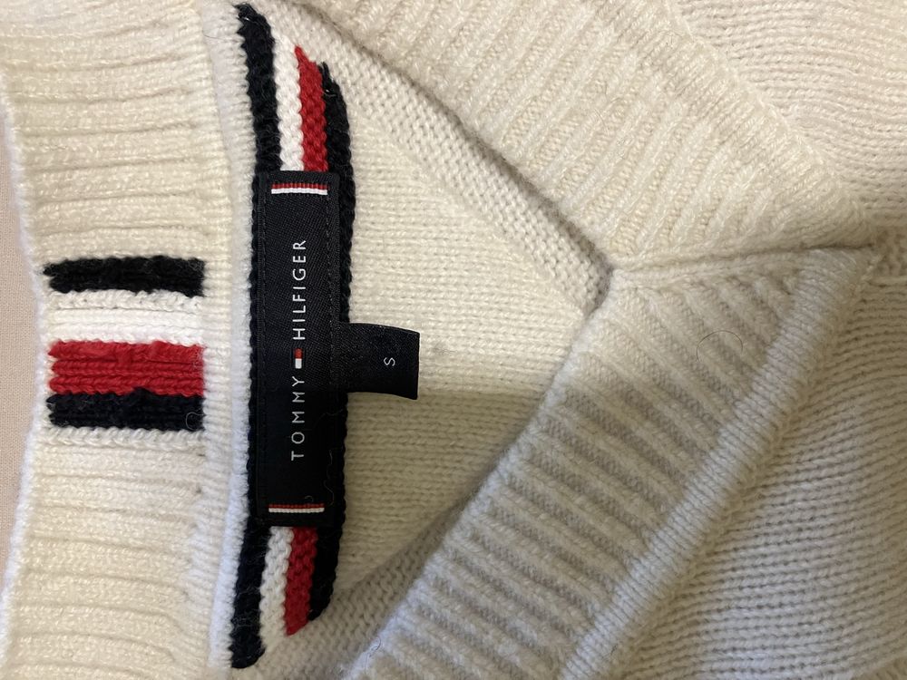 Вълнен пуловер Tommy Hilfiger