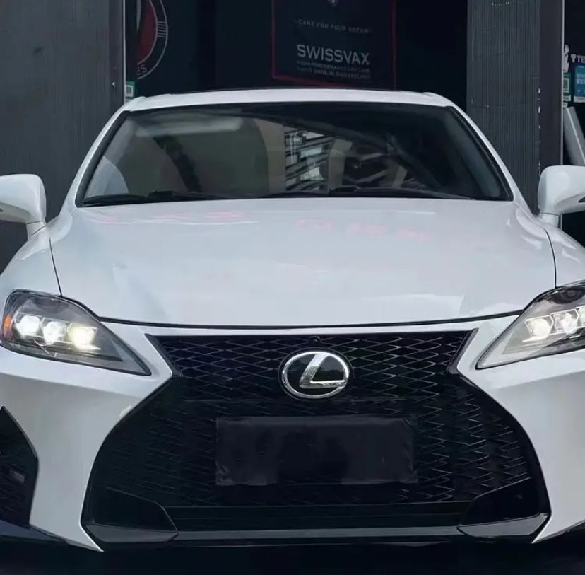 Рейстайлинг бампер на lexus is250