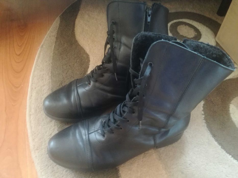 Продавам дамски зимни ботуши-боти от естествена кожа поръчкови