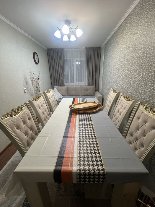 Продам стол с стульями