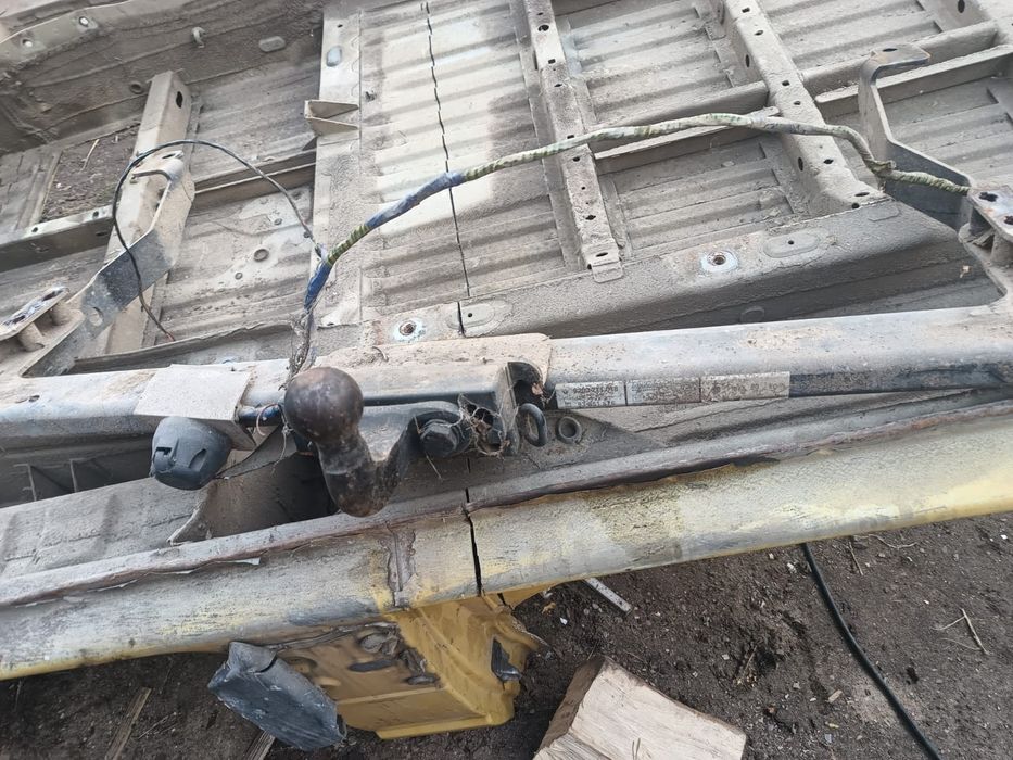 Cârlig remorcare opel vivaro  2005