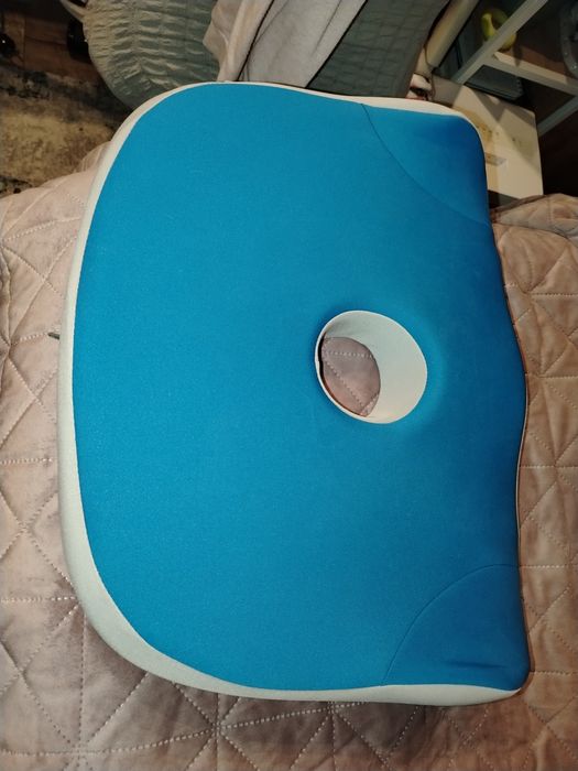 Анатомична възглавница за сядане при дискова херния, хемороиди и други