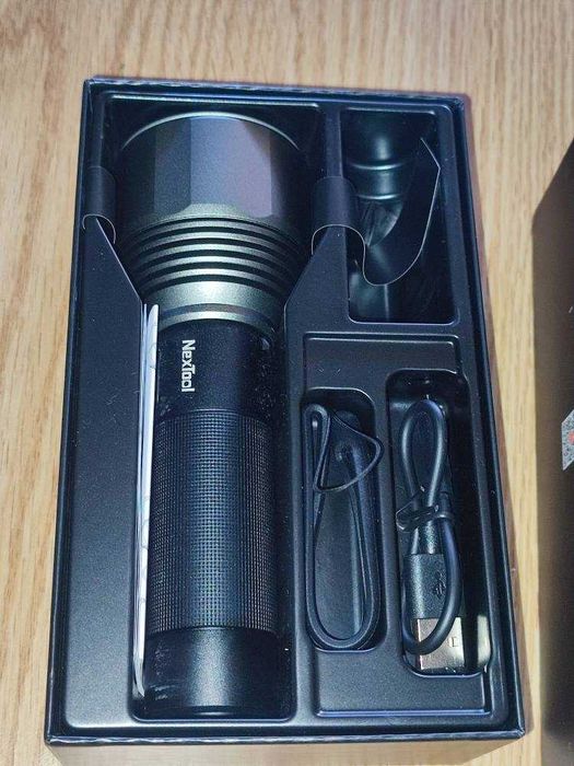 Super lanterna Nextool XHP50.2 acumulator inclus 26650 de 5000mAh real