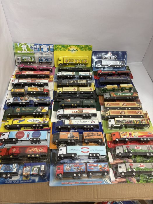 Lot 400 bucăți camioane tir machete 1:87 HO diverse modele și culori