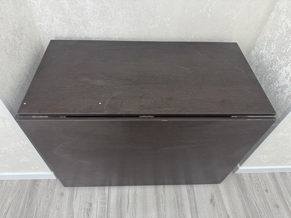 Продам стол книжку