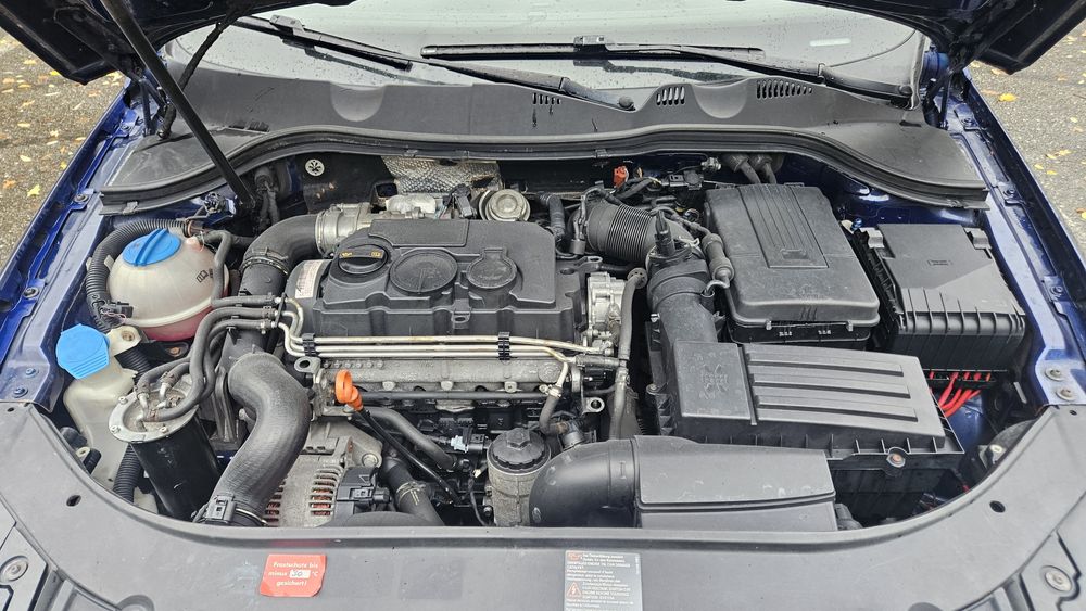 Vând Volkswagen Passat