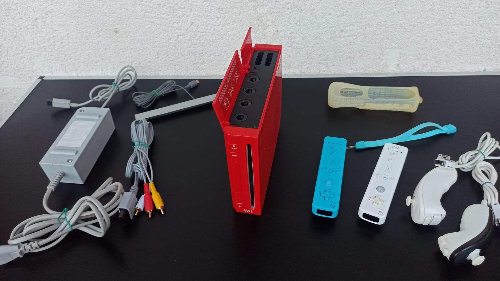 Consola jocuri gaming wii Nintendo roșie de colectie rara copii fete b